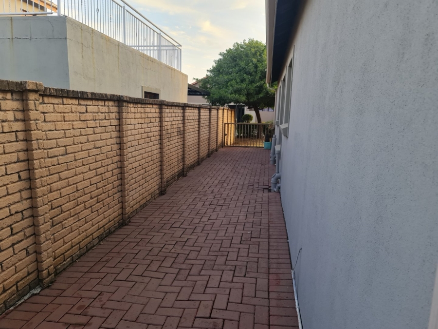 4 Bedroom Property for Sale in Rustenburg Central North West